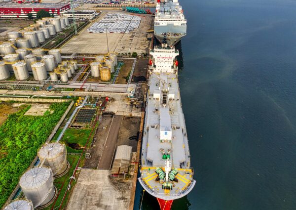 pexels-tomfisk-3856438